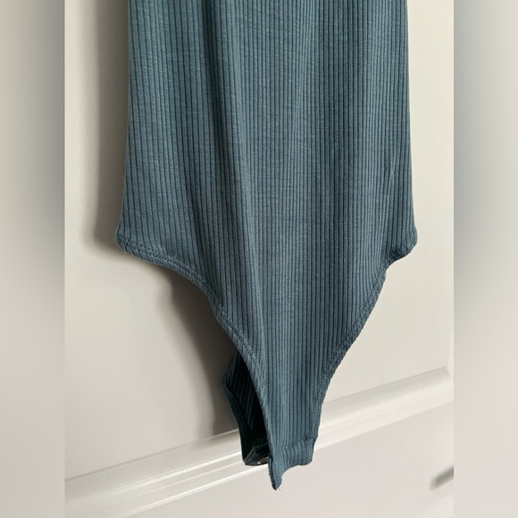 *NWT* FOREVER 21 TEAL RIBBED BODYSUIT - MEDIUM - Picture 2 of 7